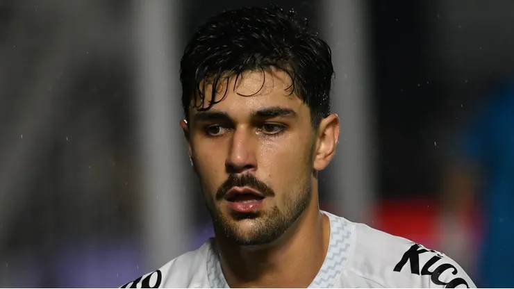 João B. durante jogo do Peixe contra o Sport.