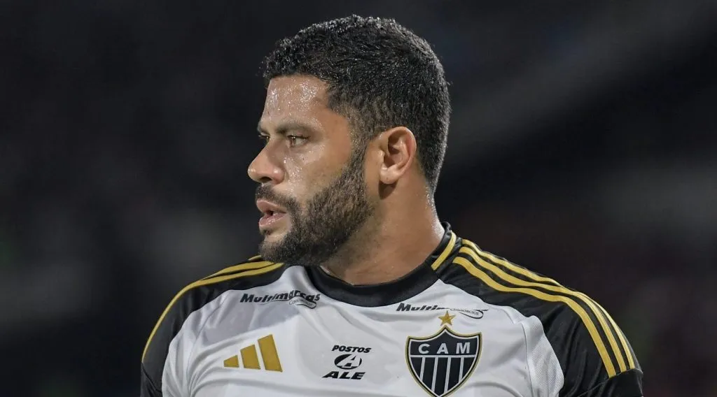 Hulk com a camisa do Galo. Foto: Thiago Ribeiro/AGIF