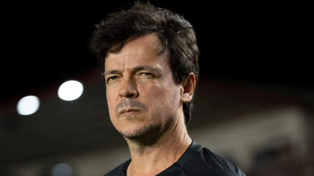Fernando Diniz tecnico do Vasco durante partida contra o Cruzeiro no estadio Sao Januario pelo campeonato Brasileiro A 2025. Foto: Jorge Rodrigues/AGIF