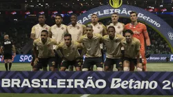 Jogadores do Vasco posam para foto antes na partida contra Palmeiras no estadio Arena Allianz Parque pelo campeonato Brasileiro A 2025. Foto: Anderson Romao/AGIF