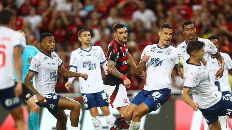 Bahia x Flamengo promete ser um jogo bastante equilibrado em Salvador - Foto: Gilvan de Souza/CRF