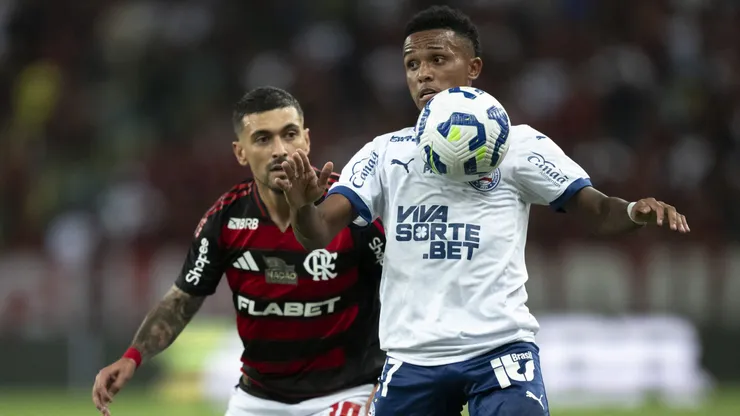 RJ - RIO DE JANEIRO - 10/05/2025 - BRASILEIRO A 2025, FLAMENGO X BAHIA - Erick Pulga jogador do Bahia durante partida contra o Flamengo no estadio Maracana pelo campeonato Brasileiro A 2025. Foto: Jorge Rodrigues/AGIF