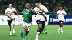 SP - BARUERI - 11/05/2025 - BRASILEIRO A 2025, PALMEIRAS X SAO PAULO - Allan jogador do Palmeiras disputa lance com Alan Franco jogador do Sao Paulo durante partida no estadio Arena Barueri pelo campeonato Brasileiro A 2025. Foto: Marcello Zambrana/AGIF