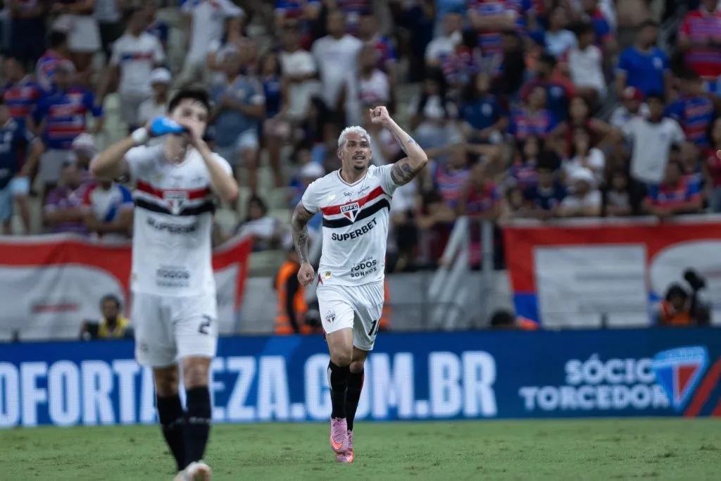 Luciano comemora seu gol contra o Fortaleza. Foto: Baggio Rodrigues/AGIF