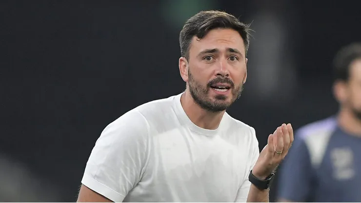 Italiano não caiu nas graças da torcida - Foto: Thiago Ribeiro/AGIF.