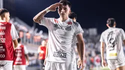 SP - SANTOS - 16/04/2025 - BRASILEIRO A 2025, SANTOS X ATLETICO-MG - Alvaro Barreal jogador do Santos durante partida contra o Atletico-MG no estadio Vila Belmiro pelo campeonato Brasileiro A 2025. Foto: Abner Dourado/AGIF