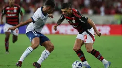 Rodrigo Nestor do Bahia disputa lance com Arrascaeta do Flamengo - (Photo by Wagner Meier/Getty Images)