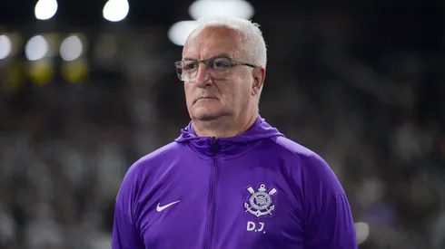 Dorival Jr é o técnico do Corinthians e está suspenso para o duelo contra o Mirassol. Foto: Thiago Ribeiro/AGIF