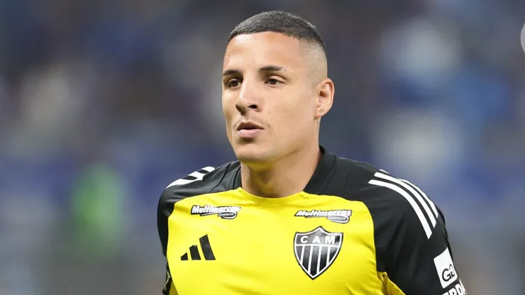 Guilherme Arana durante Atlético-MG x Cruzeiro em 2025