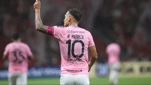 Alan Patrick, meia-atacante do Internacional em partida pelo campeonato brasileiro
