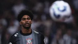 SP - SAO PAULO - 04/10/2025 - BRASILEIRO A 2025, CORINTHIANS X MIRASSOL - Hugo Souza goleiro do Corinthians durante partida contra o Mirassol no estadio Arena Corinthians pelo campeonato Brasileiro A 2025. Foto: Ettore Chiereguini/AGIF