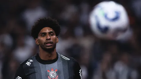 SP - SAO PAULO - 04/10/2025 - BRASILEIRO A 2025, CORINTHIANS X MIRASSOL - Hugo Souza goleiro do Corinthians durante partida contra o Mirassol no estadio Arena Corinthians pelo campeonato Brasileiro A 2025. Foto: Ettore Chiereguini/AGIF