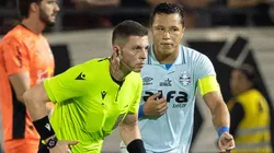 Árbitro Lucas Casagrande marcou pênalti polêmico para o Bragantino em derrota do Grêmio.