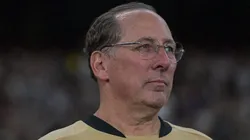 John Textor reclama da arbitragem em vitória do Internacional sobre o Botafogo.