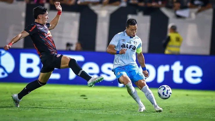 Marlon foi envolvido em marcação polêmica da arbitragem em Bragantino x Grêmio (LUCAS UEBEL/GREMIO FBPA)