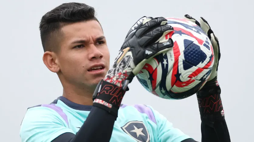 Cristhian Loor em treino pelo Botafogo. Foto: Vítor Silva/Botafogo