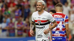 Luciano com a camisa do São Paulo - Foto: Rubens Chiri/São Paulo FC