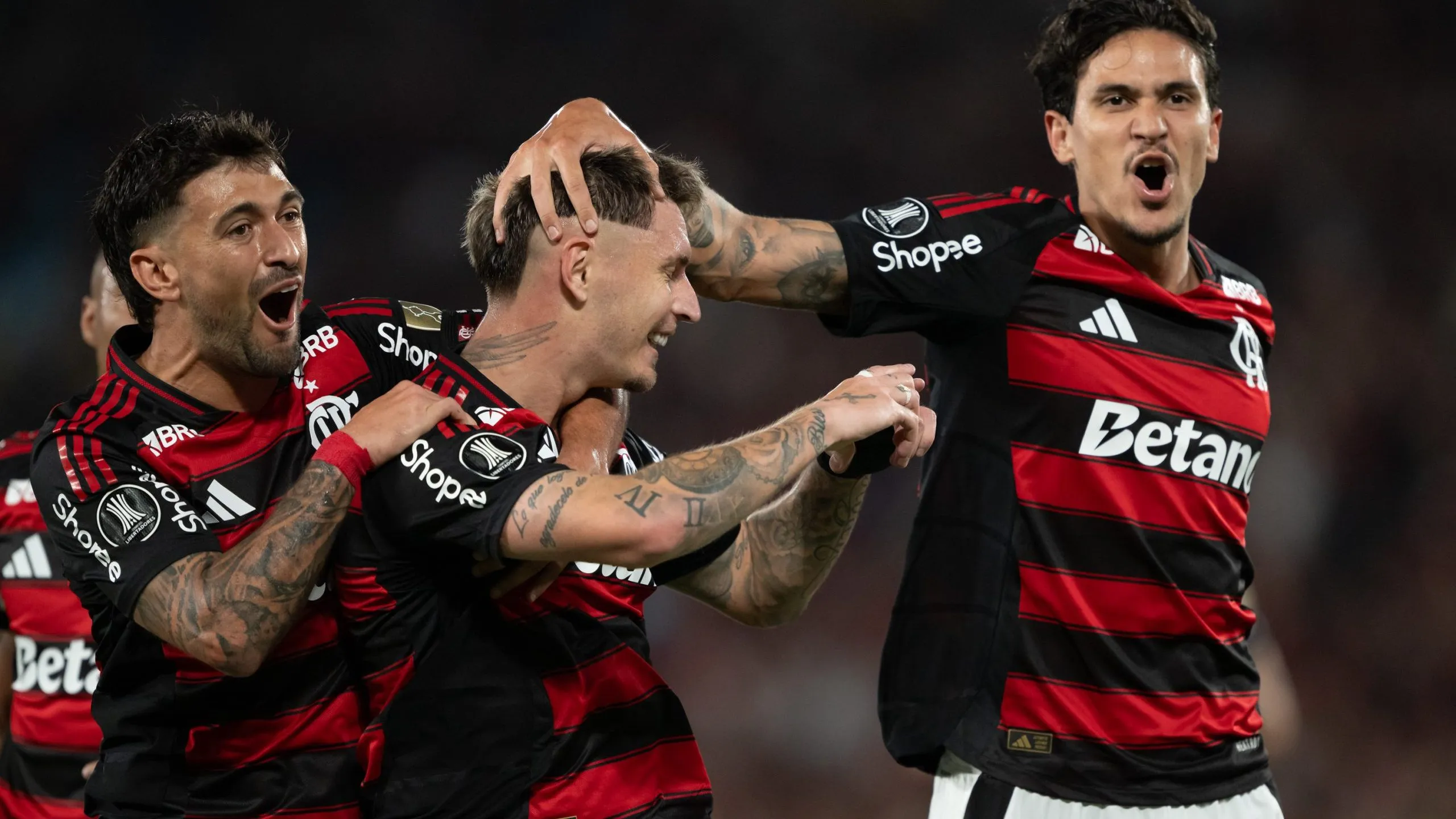 Pedro e Arrascaeta são a dupla mais decisiva do Flamengo – Foto: Jorge Rodrigues/AGIF