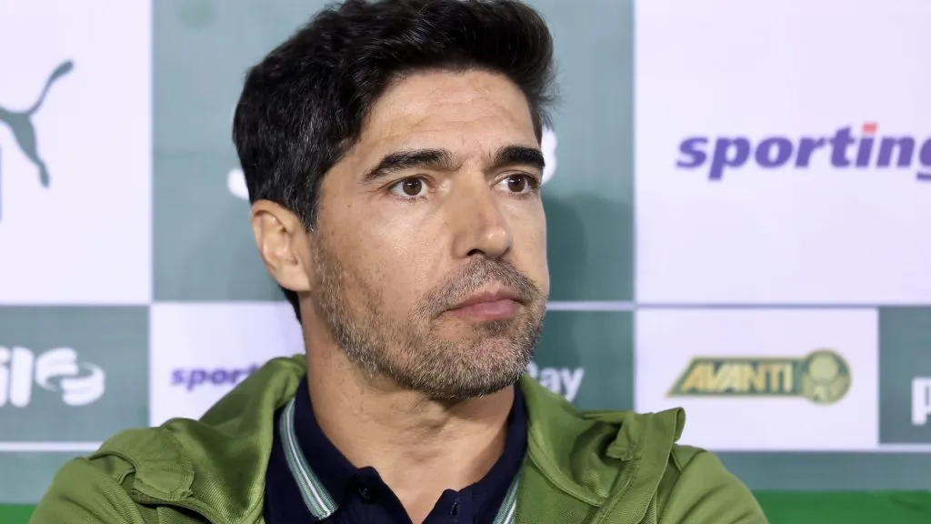 Abel Ferreira durante partida. Foto: Marcello Zambrana/AGIF