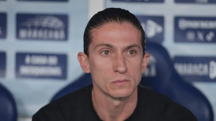 Filipe Luis tecnico do Flamengo durante partida contra o Cruzeiro no estadio Maracana pelo campeonato Brasileiro A 2025. Foto: Thiago Ribeiro/AGIF