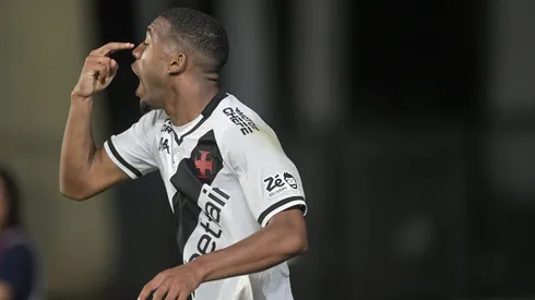 Rayan, jogador do Vasco, durante partida contra o Corinthians no estadio Sao Januario pelo campeonato Brasileiro A 2025. Foto: Thiago Ribeiro/AGIF