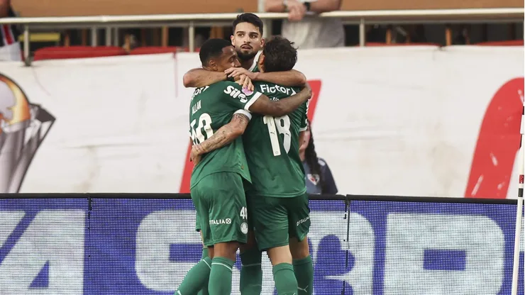 Flaco López, atacante do Palmeiras em partida pelo campeonato brasileiro