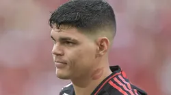 Ayrton Lucas durante partida entre Flamengo e Grêmio, no Maracanã, pelo Brasileirão.