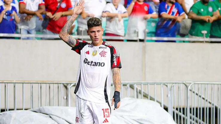 Carrascal, jogador do Flamengo durante partida contra o Bahia no estadio Fonte Nova pelo campeonato Brasileiro A 2025. Foto: Marcio Jose/AGIF
