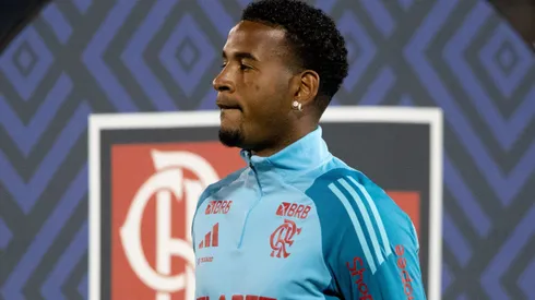 Cleiton, jogador do Flamengo, durante partida contra o Bragantino no estadio Cicero De Souza Marques pelo campeonato Brasileiro A 2025. Foto: Joisel Amaral/AGIF