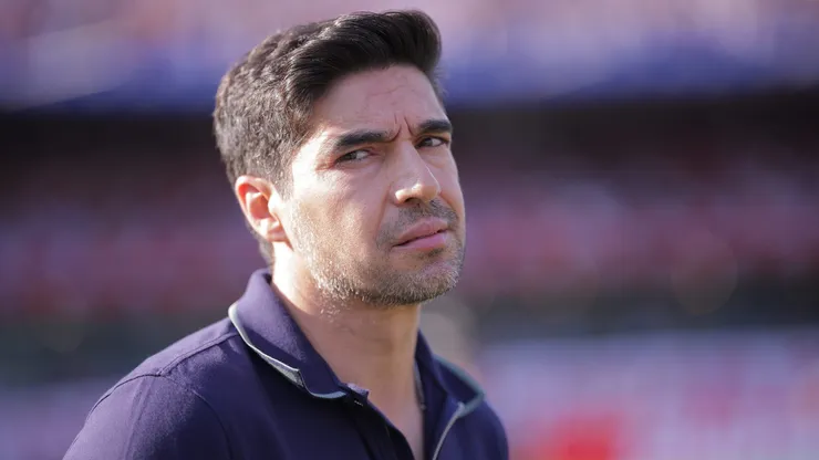 Abel Ferreira, técnico do Palmeiras, durante partida contra o São Paulo no estadio Morumbi pelo campeonato Brasileiro A 2025. Foto: Ettore Chiereguini/AGIF