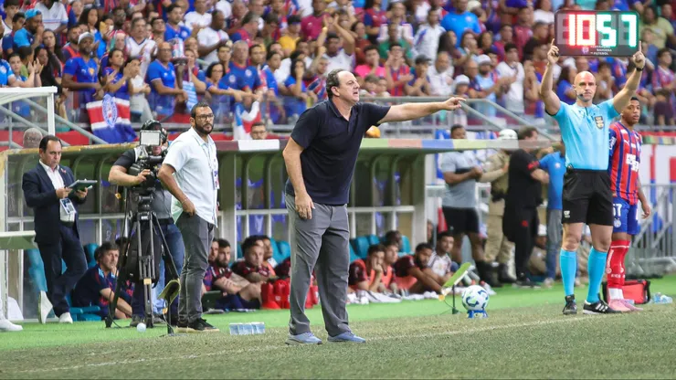 Rogerio Ceni, técnico do Bahia, durante partida contra o Flamengo no estadio Fonte Nova pelo campeonato Brasileiro A 2025. Foto: Marcio Jose/AGIF