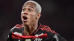 Wallace Yan é punido no Flamengo após expulsão em derrota