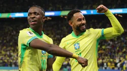Vini Jr e Matheus Cunha comemorando gol pela Seleção Brasileira. Foto: Wagner Meier/Getty Images
