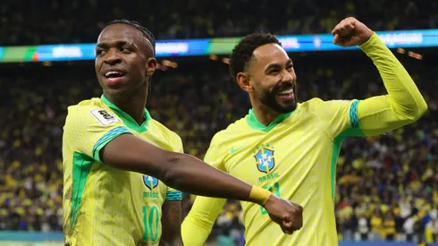 Vini Jr e Matheus Cunha comemorando gol pela Seleção Brasileira. Foto: Wagner Meier/Getty Images