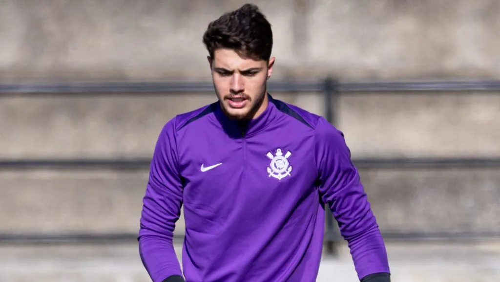 Felipe Longo durante treinamento. Foto: Rodrigo Coca/Agência Corinthians