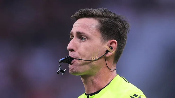 O arbitro Ramon Abatti Abel. Foto: Ettore Chiereguini/AGIF