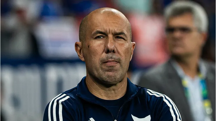 Jardim rebate críticas da torcida do Cruzeiro e defende jogador. Foto: Fernando Moreno/AGIF