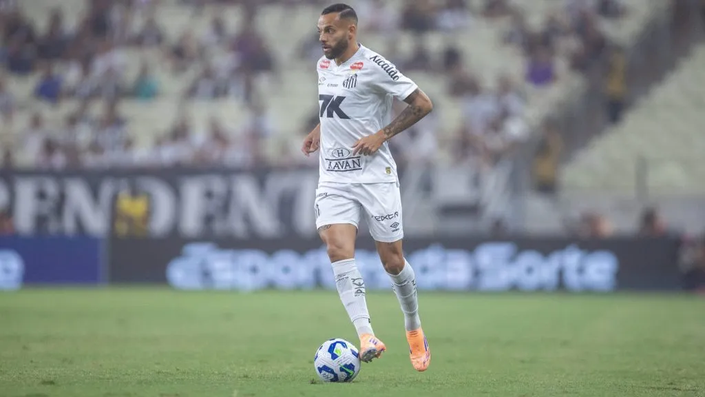 Guilherme se posiciona após novo tropeço do Santos – Foto: Baggio Rodrigues/AGIF