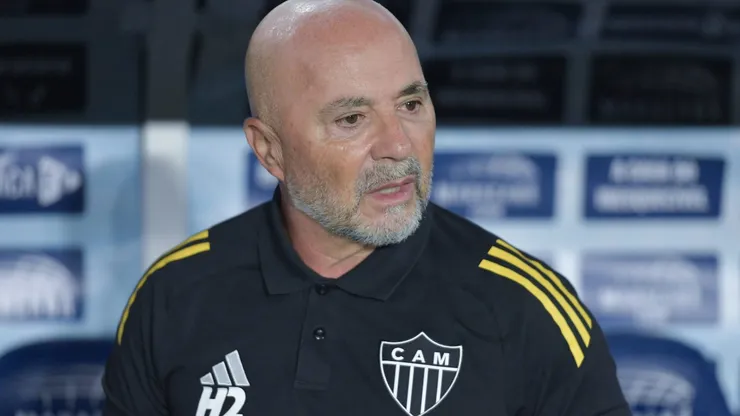 Sampaoli foi chamado para reunião que fez cobrança ao elenco. Foto: Thiago Ribeiro/AGIF