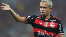 Matheus Gonçalves em ação pelo Flamengo - Foto: Buda Mendes/Getty Images