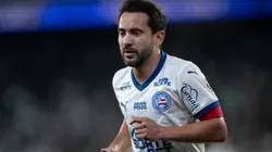 RJ - RIO DE JANEIRO - 01/10/2025 - BRASILEIRO A 2025, BOTAFOGO X BAHIA - Everton Ribeiro jogador do Bahia durante partida contra o Botafogo no estadio Engenhao pelo campeonato Brasileiro A 2025. Foto: Jorge Rodrigues/AGIF