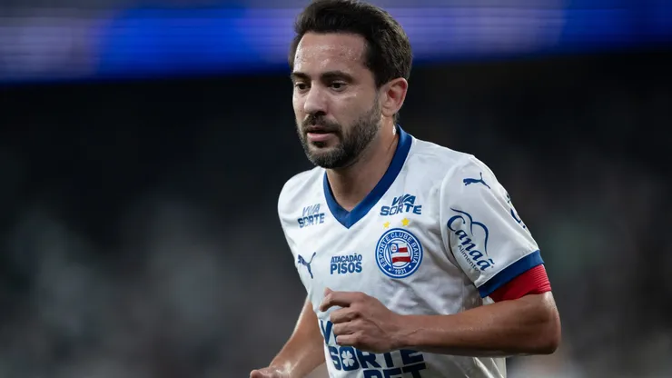 RJ - RIO DE JANEIRO - 01/10/2025 - BRASILEIRO A 2025, BOTAFOGO X BAHIA - Everton Ribeiro jogador do Bahia durante partida contra o Botafogo no estadio Engenhao pelo campeonato Brasileiro A 2025. Foto: Jorge Rodrigues/AGIF