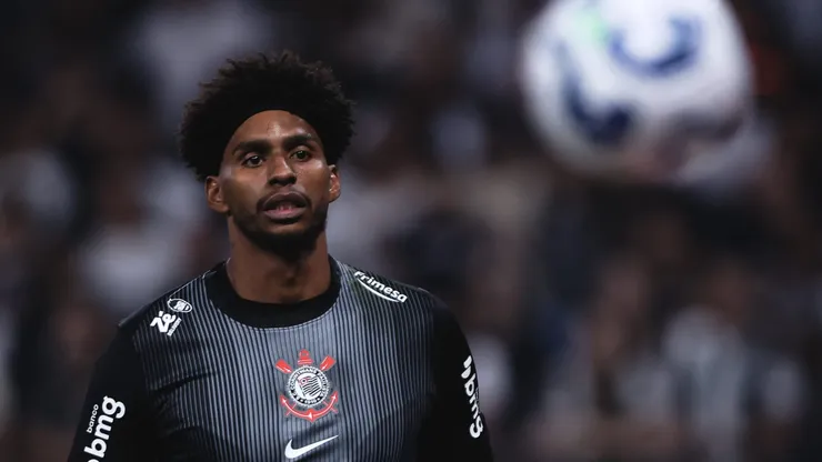 Hugo Souza goleiro do Corinthians durante partida contra o Mirassol no estadio Arena Corinthians pelo campeonato Brasileiro A 2025. Foto: Ettore Chiereguini/AGIF