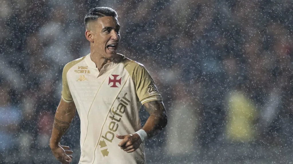 Puma Rodriguez jogador do Vasco comemora gol durante partida contra o Bahia no estadio Sao Januario pelo campeonato Brasileiro A 2025. Foto: Jorge Rodrigues/AGIF