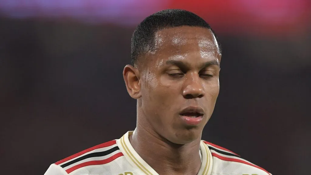 Foto: Thiago Ribeiro/AGIF – Jovem revelação do Fla sofre críticas após expulsão.