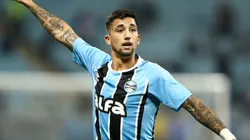 Cristian Olivera, meia-atacante do Grêmio em partida pelo campeonato brasileiro (Foto: Pedro H. Tesch/Getty Images)