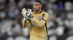 John foi lembrado por Carlo Ancelotti após suas atuações pelo Botafogo e no futebol inglês. Foto: Thiago Ribeiro/AGIF