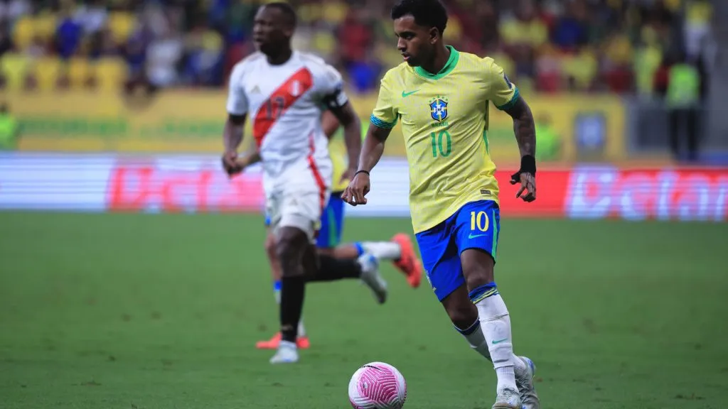 Rodrygo busca recuperar espaço na Seleção Brasileira – Foto: Ettore Chiereguini/AGIF