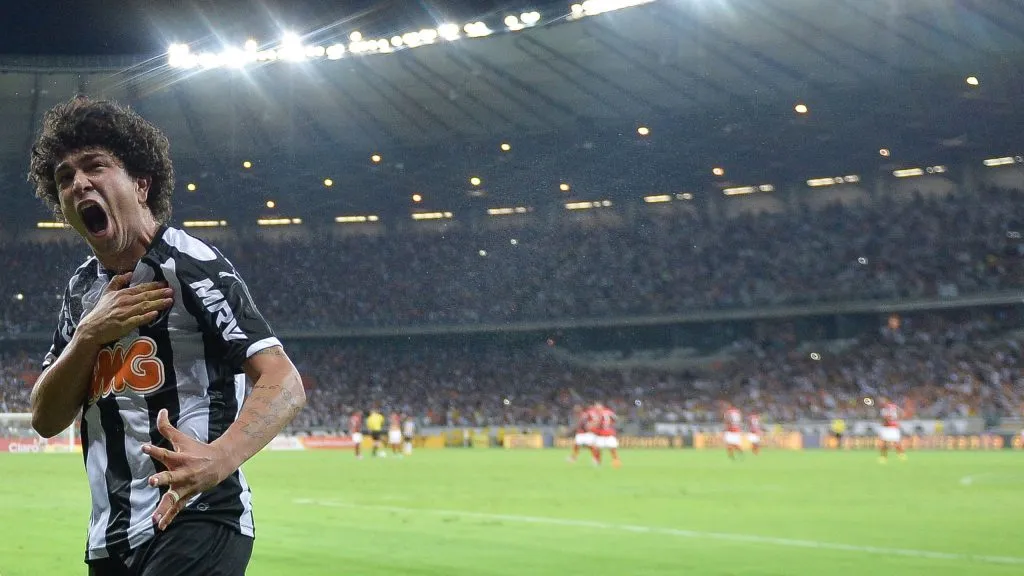 Luan comemora gol contra o Flamengo na Copa do Brasil 2014. Foto: Pedro Martins/AGIF