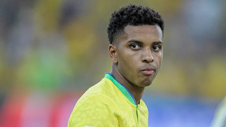 Rodrygo celebra retorno a Seleção Brasileira